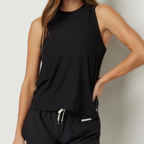 Vuori Energy Top in Sangria new with tags (NWT) - Picture 3 of 3